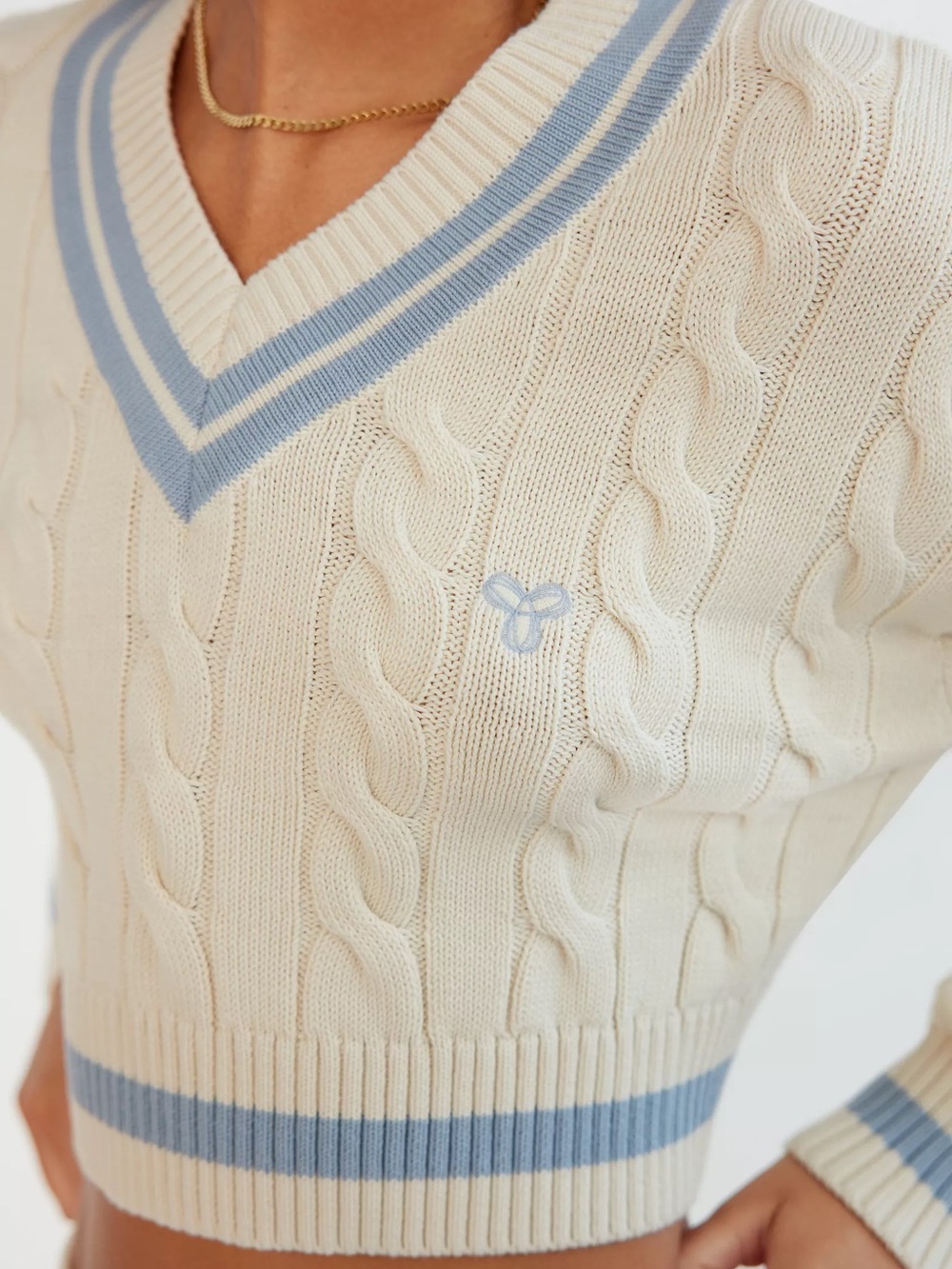 Aritzia Tna Clay Cotton Cable Knit Cropped V-Neck Sweater - Picture 12 of 12